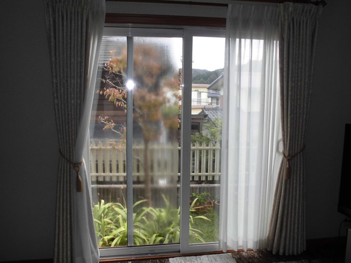 住宅の経年劣化とともに部品の摩耗などの原因により、窓に隙間ができてしまうことがあります。