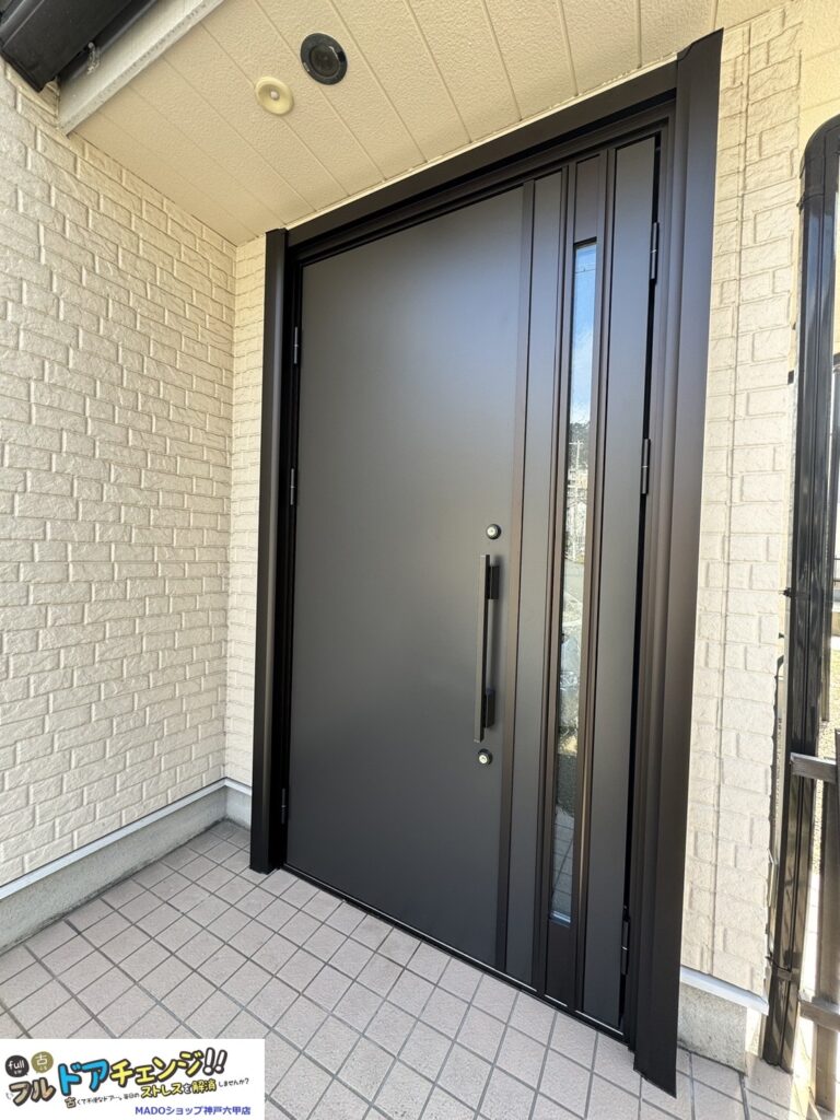 神戸市灘区　玄関ドアの結露は断熱ドアに交換することで解消できます★～子育てエコホーム活用～