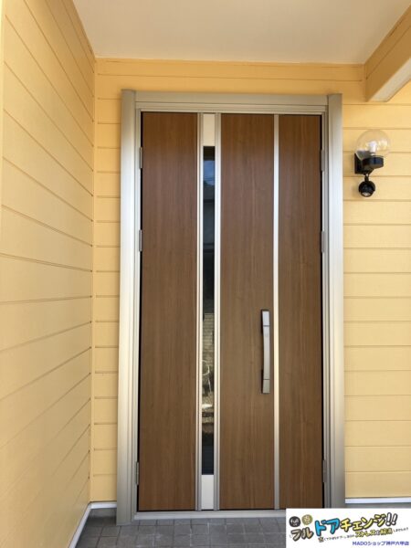 神戸市西区　玄関ドアの開閉音が気になりだしたらそれは玄関ドアの寿命サインです！