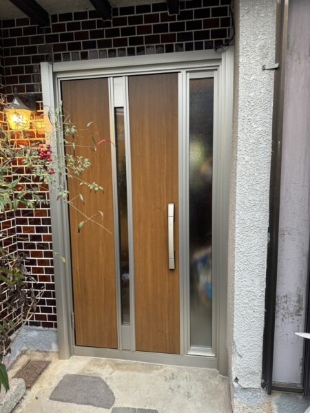神戸市灘区　玄関ドアの故障から断熱ドアに交換～お客様の声～