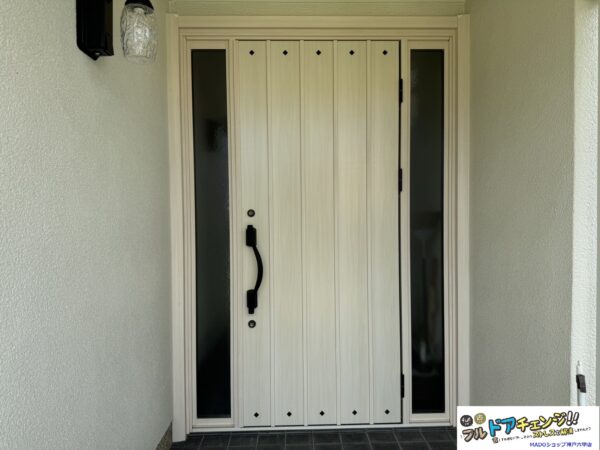 神戸市北区　引き戸からドアへ★断熱ドアに交換すると玄関先は暖かくなる！