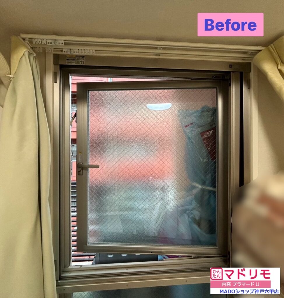 寝室　上段の窓<br />
<br />
たてすべり出し窓です。<br />
<br />
小サイズ(窓面積0.2㎡以上1.6㎡未満)