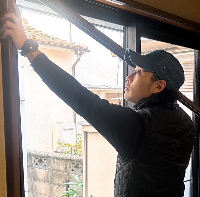 腕の確かな自社職人がしっかりと調整して取り付けいたします。