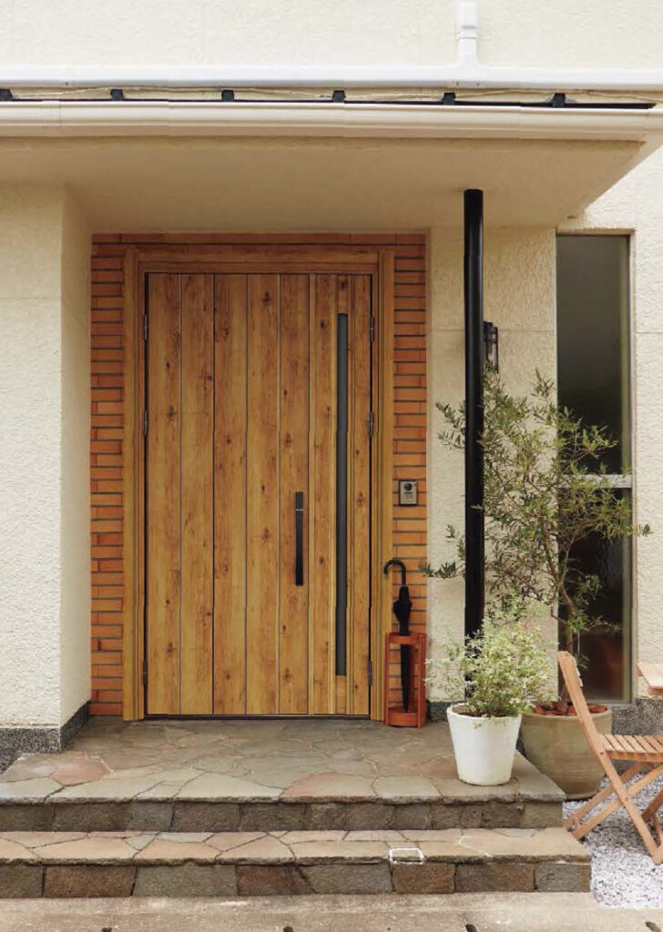 ご存じですか？「古い玄関ドア」は簡単に交換できます🚪✨